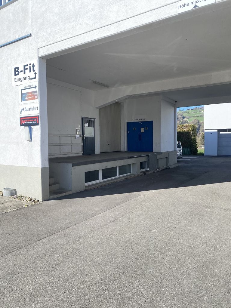 160m² commercial