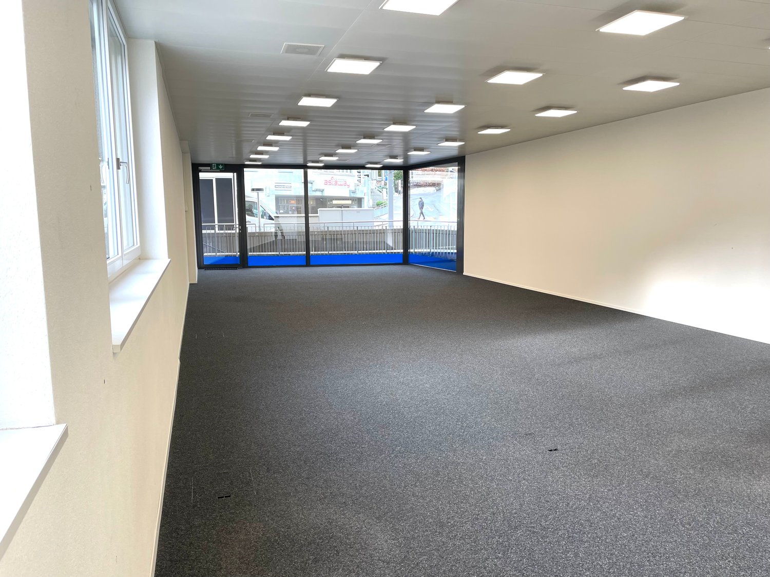 106m² shop, Foto 3 von 10