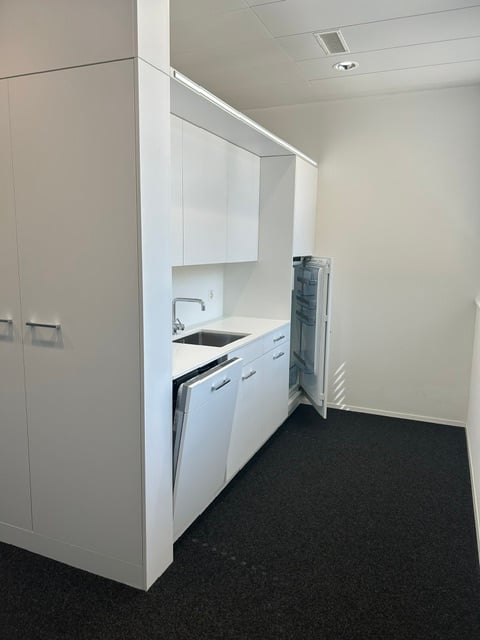 106m² shop, Foto 8 von 10