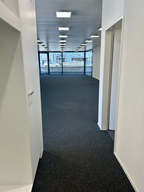 106m² shop, Foto 6 von 10