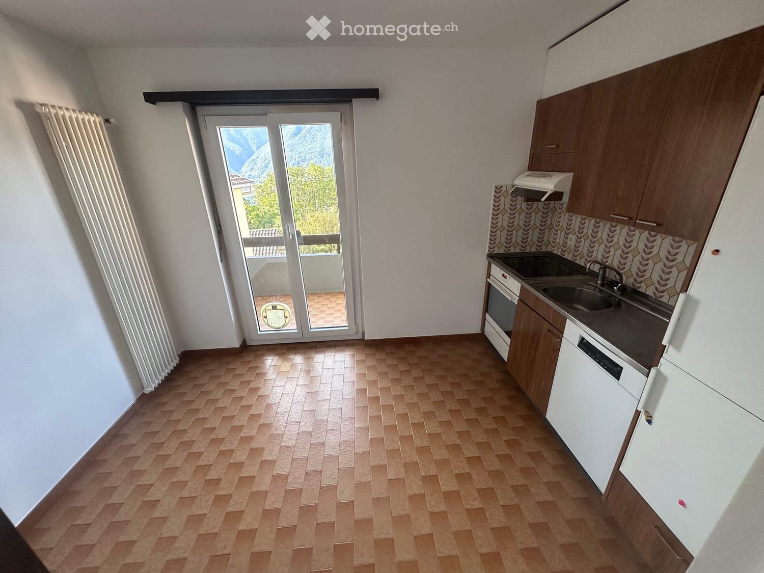 5 rooms apartment