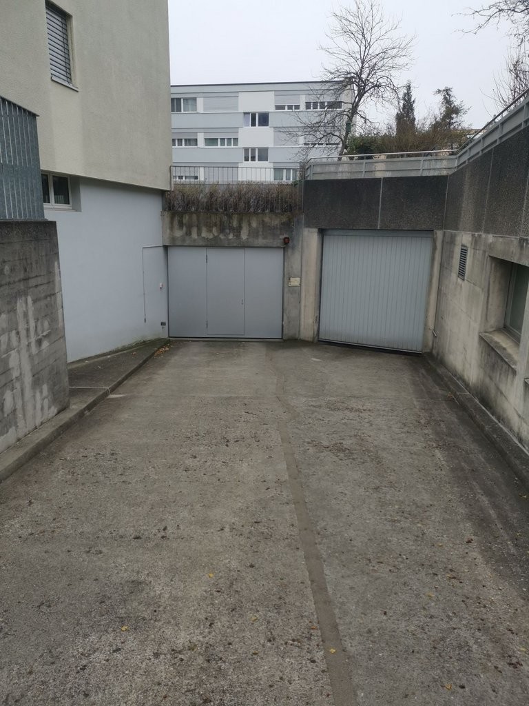 Underground slot, Foto 1 von 2