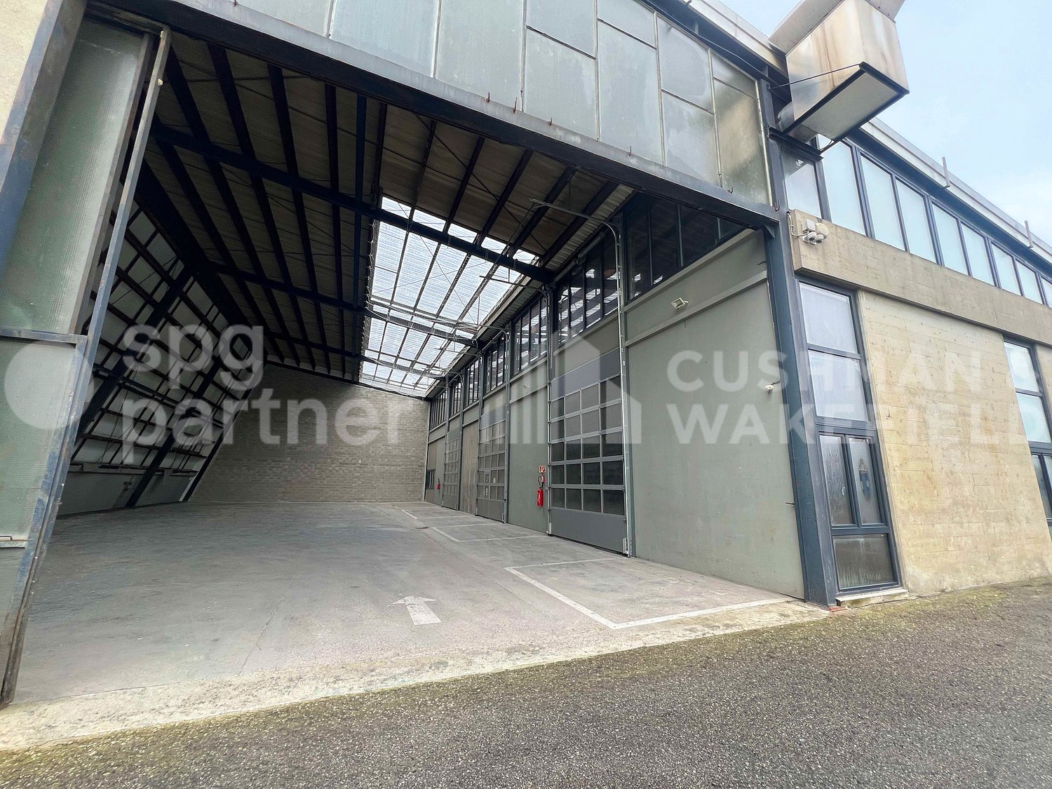 1470m² commercial