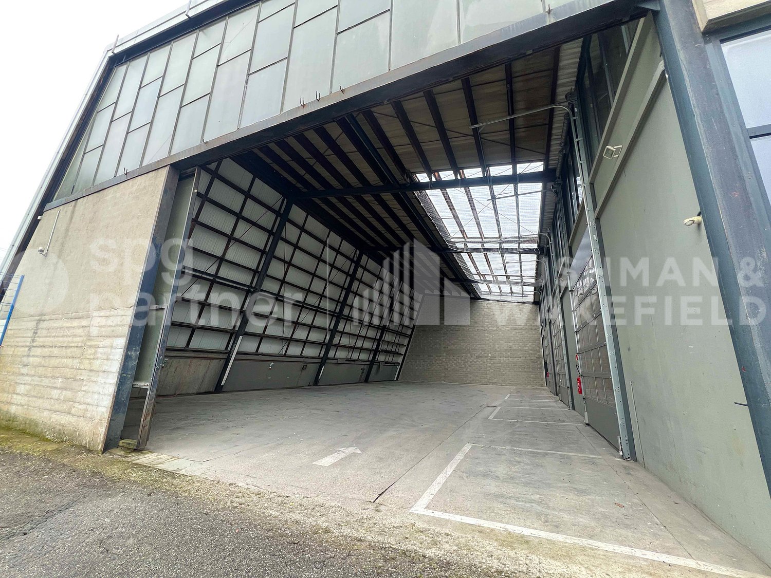 1470m² commercial