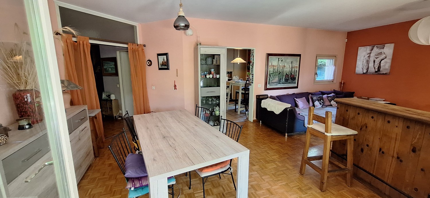 5 rooms apartment