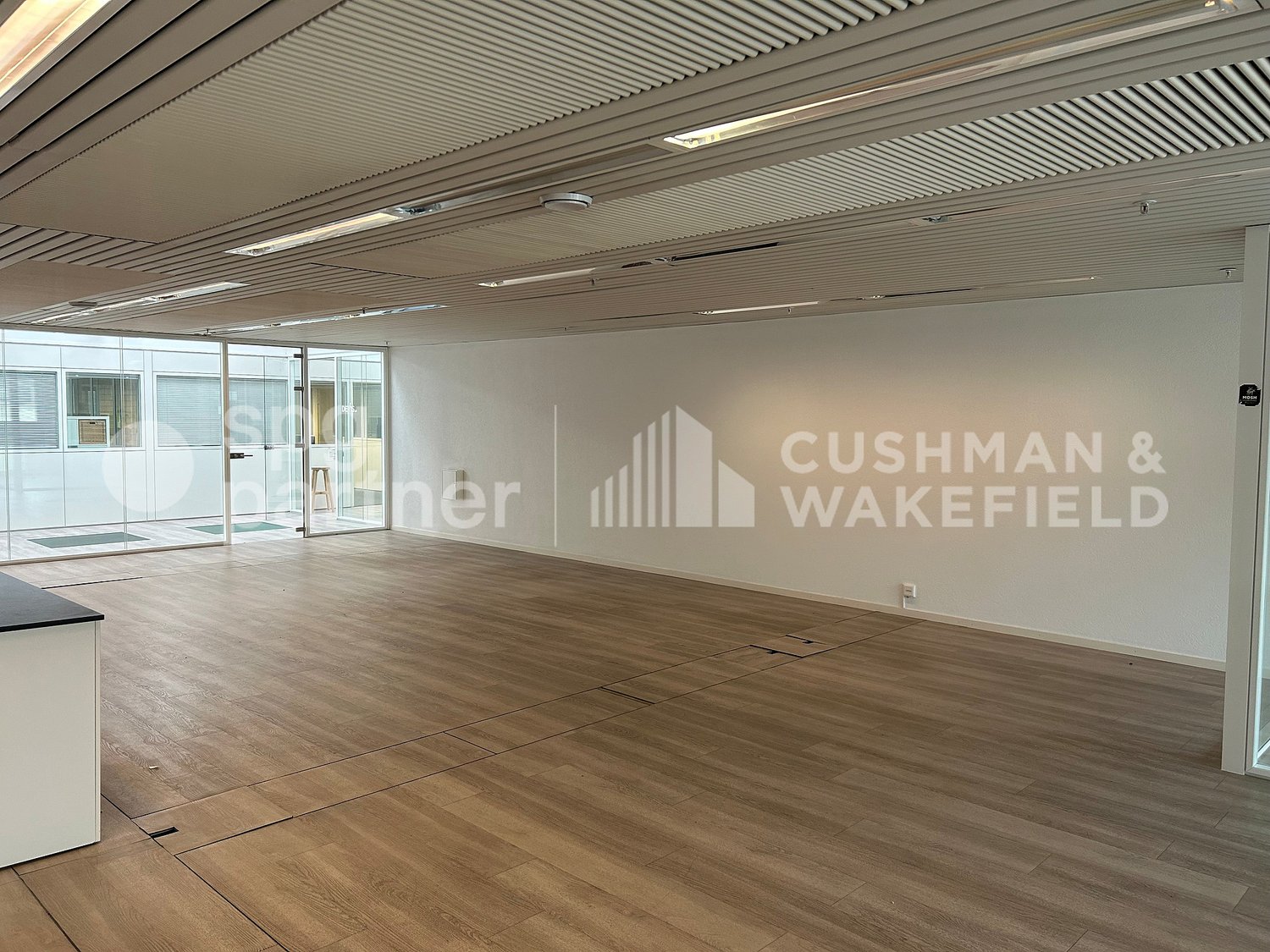 675m² storage room, Foto 4 von 6