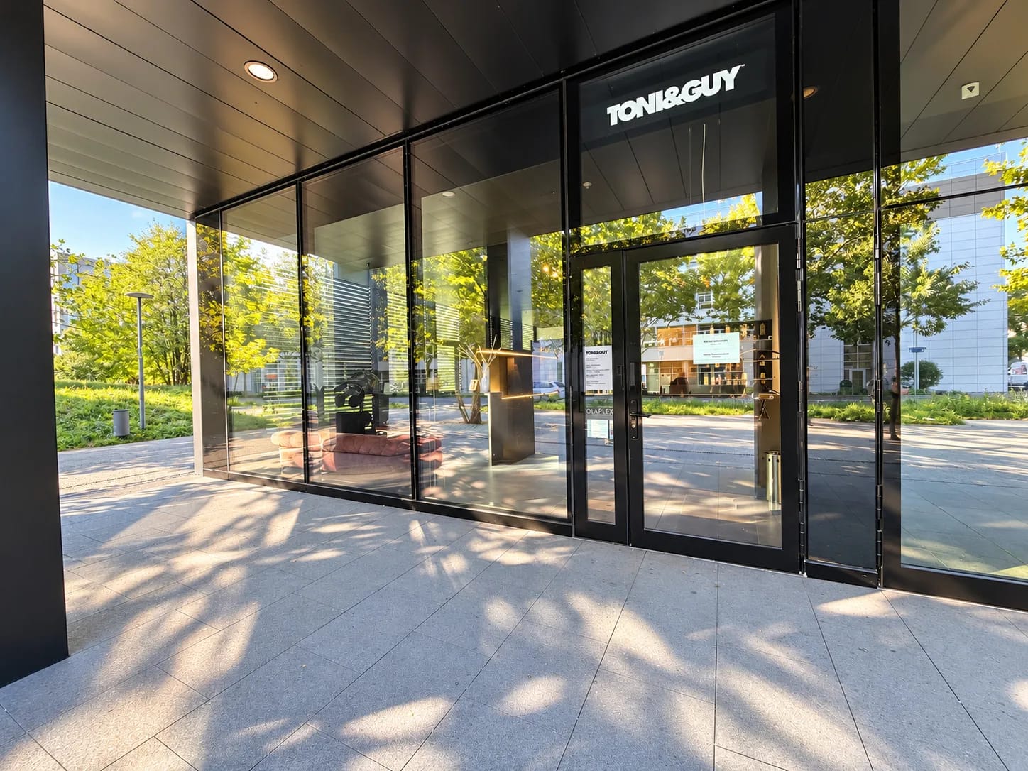 95m² commercial