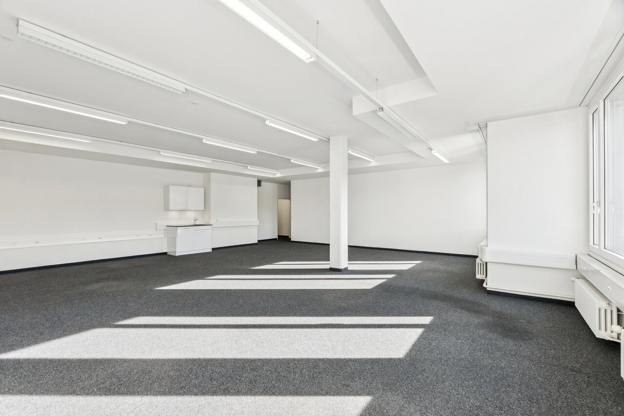 147m² commercial