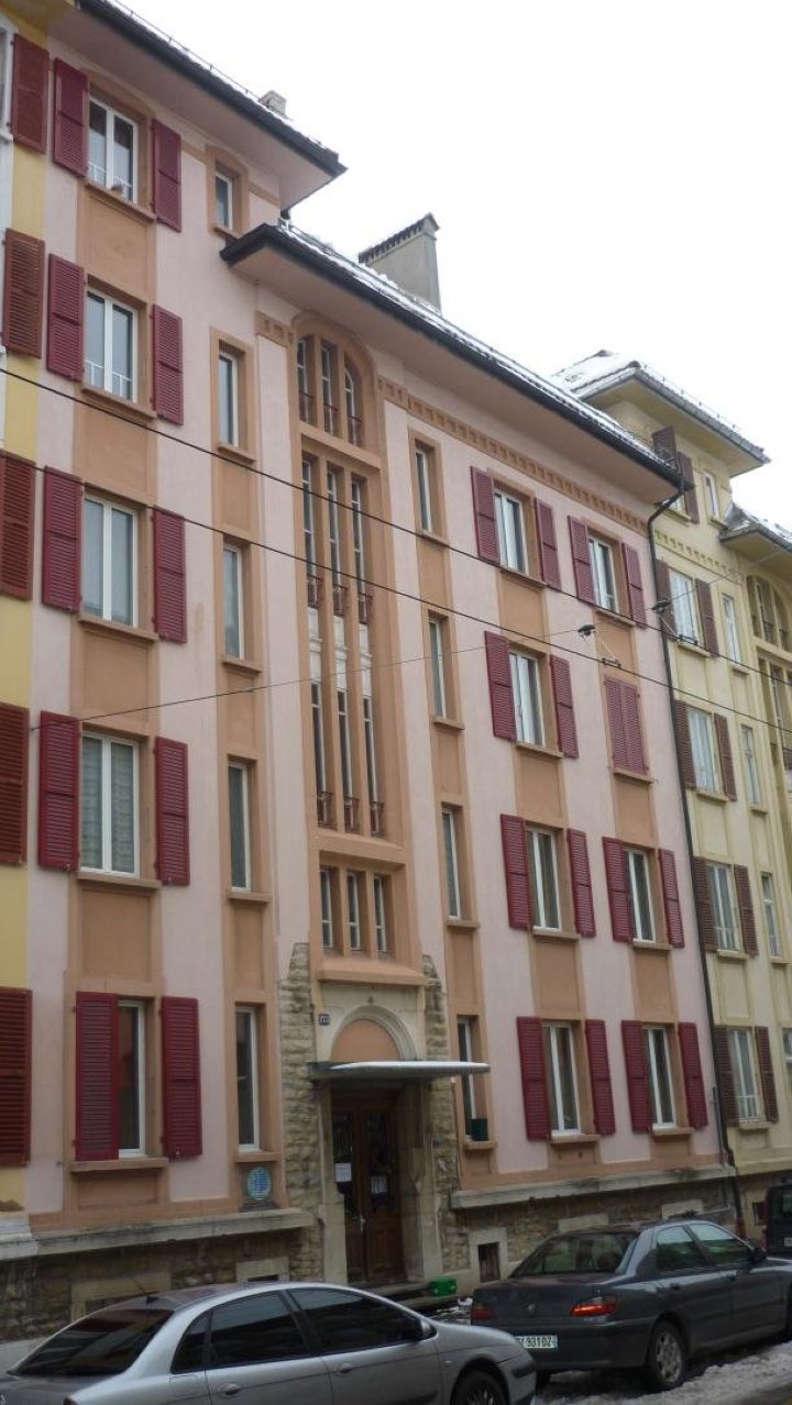 3 ½ Zimmer-Wohnung
Einbauküche, Wohn-Esszimmer, 2 Schlafzimmer, Badezimmer-WC, Flur, Reduit, Balkon. Nebenräume: nach Belieben und kostenlos zur Verfügung.