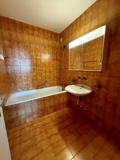 5 rooms apartment