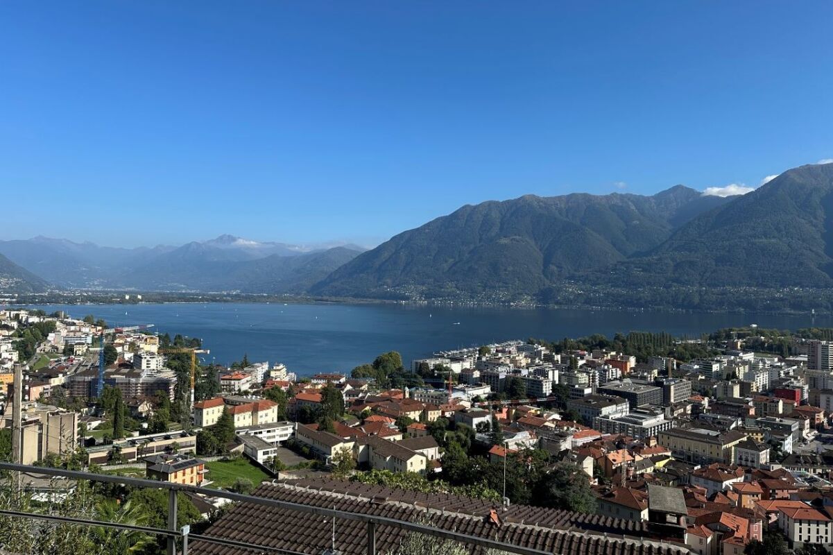 Möblierte 2 ½ Zimmer Wohnung