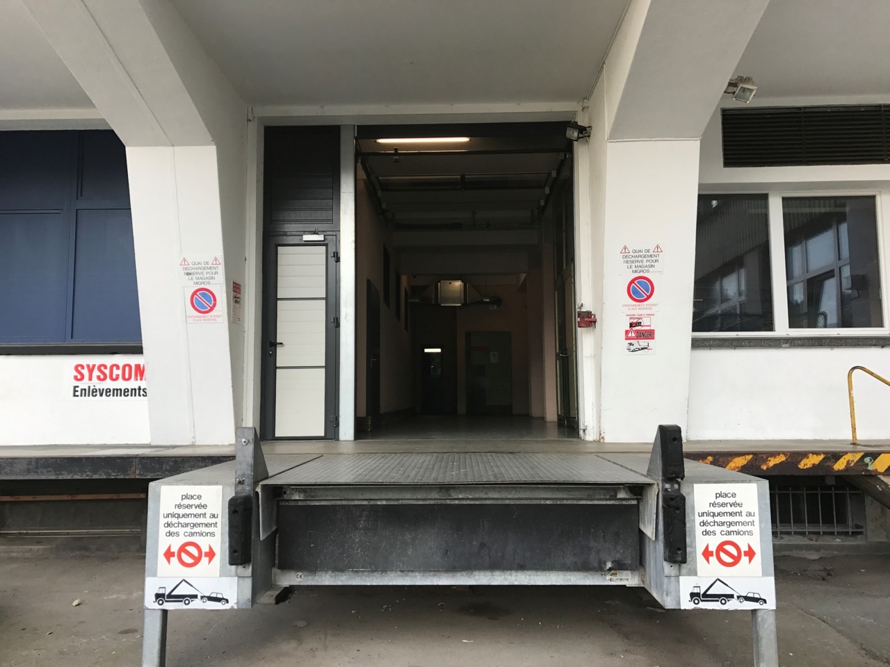 54m² commercial
