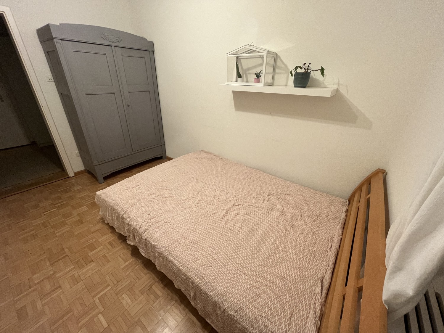 Chambre dans un appartement partagé