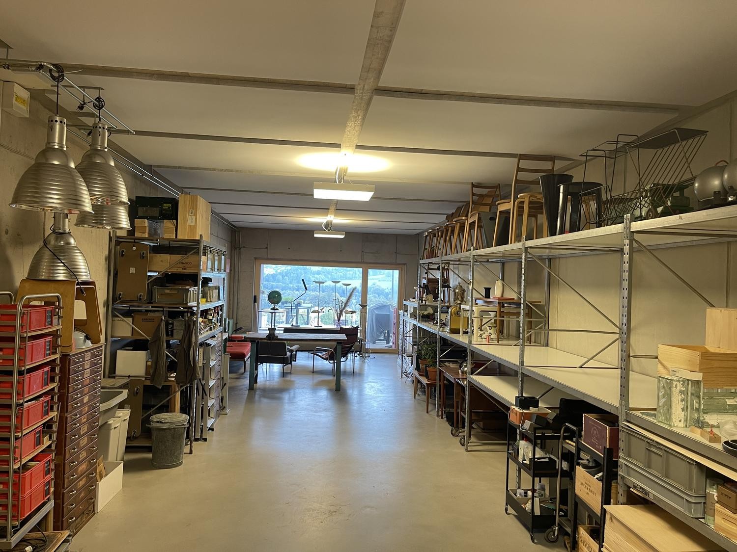 80m² commercial