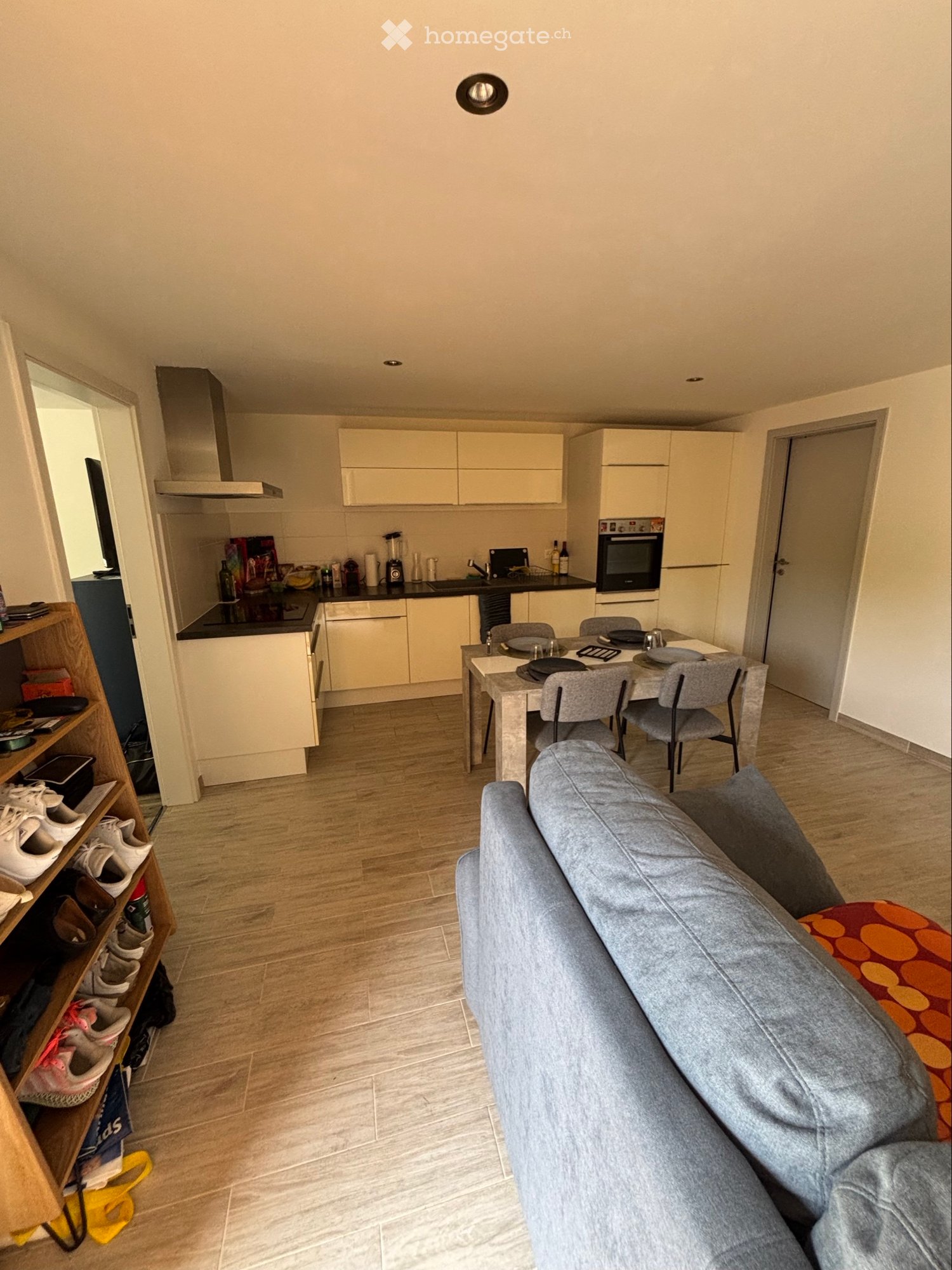2-Zimmer-Wohnung
Appartement à remettre au 1er octobre.
Loyer 1200.-
Charge 50.-, Foto 2 von 5