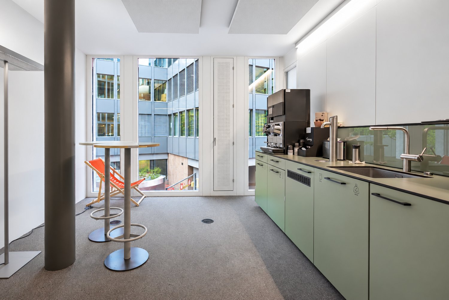 450m² office