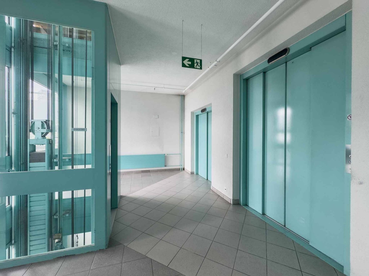 290m² office