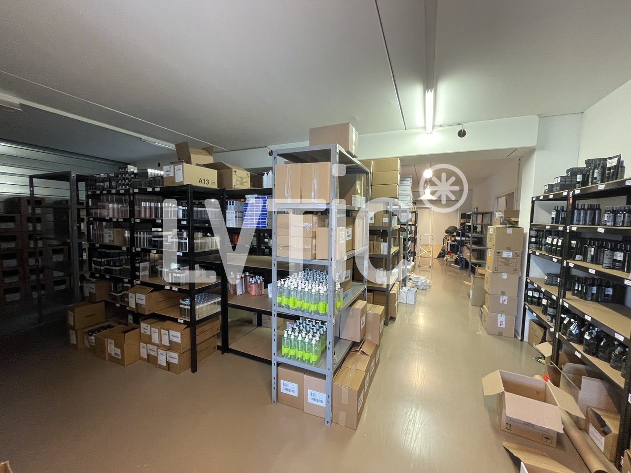 330m² office