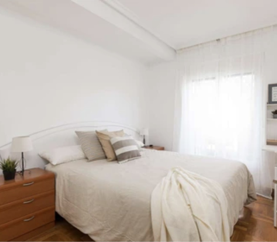 Chambre dans un appartement partagé