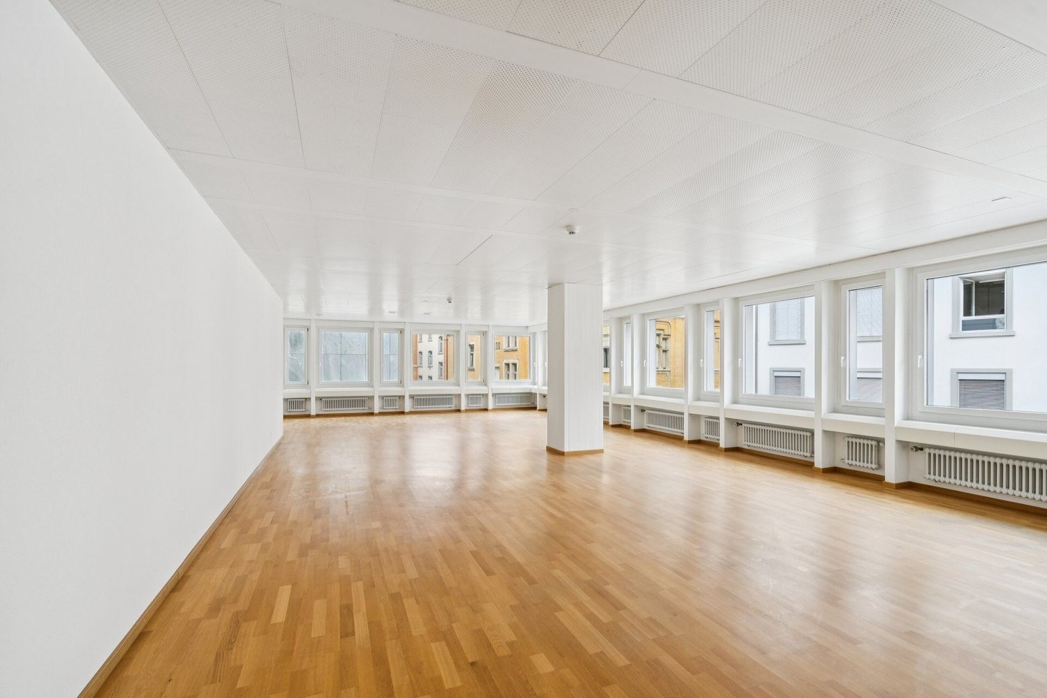 107m² office