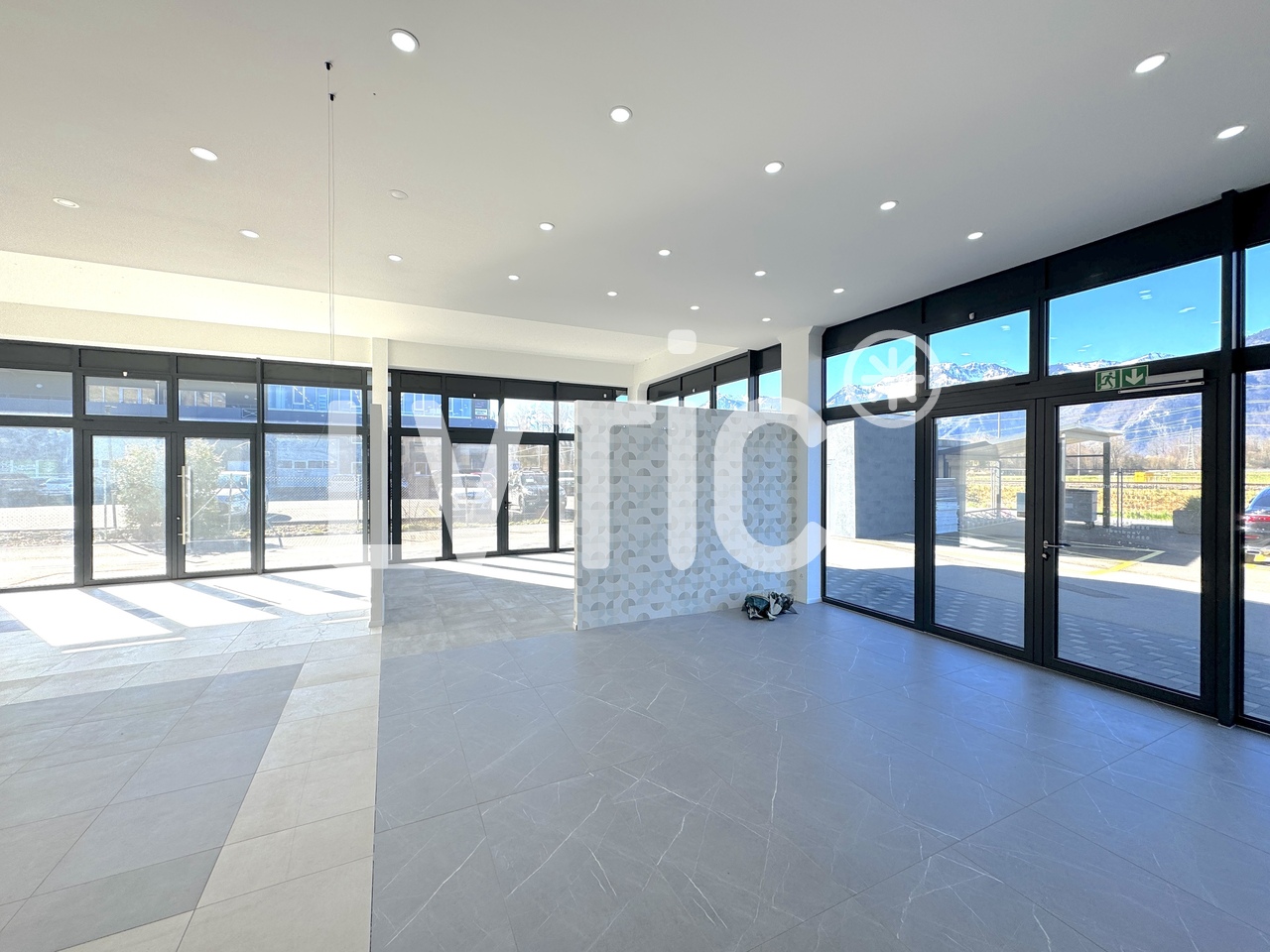 225m² Laden, Foto 1 von 7