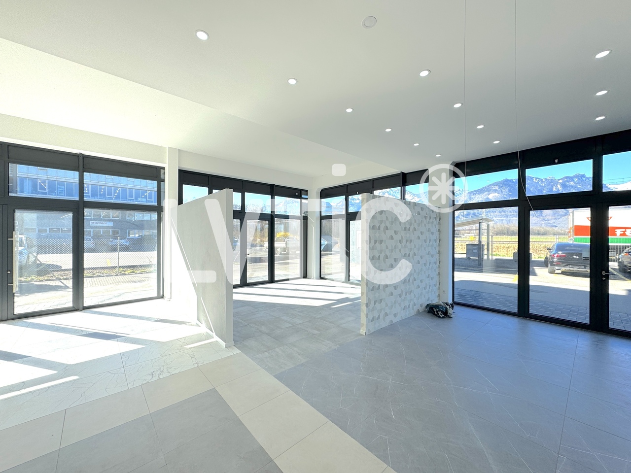 225m² Laden, Foto 2 von 7