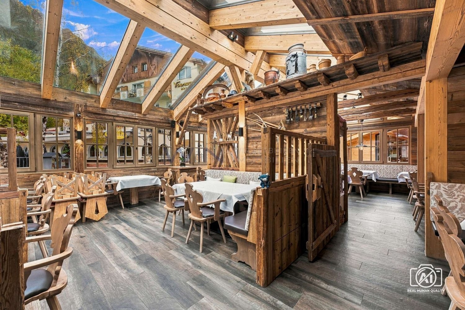 Investissement alpin avec charme et potentiel polyvalent

WE-FACTS
- accès direct aux pistes de ski, vue sur la montagne, proche du centre
- 11 chambres d'hôtes, gastronomie spacieuse, appartement privé de 3,5 pièces, espace bien-être
- sauna et jacuzzi, 29 places de parking, terrasse ensoleillée, c