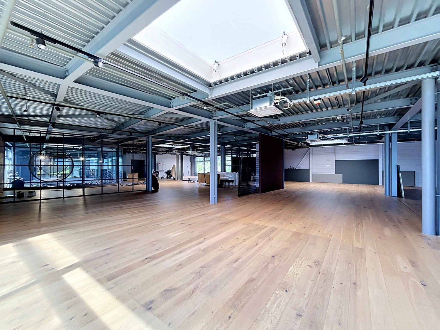 765m² Gewerbe, Foto 2 von 10