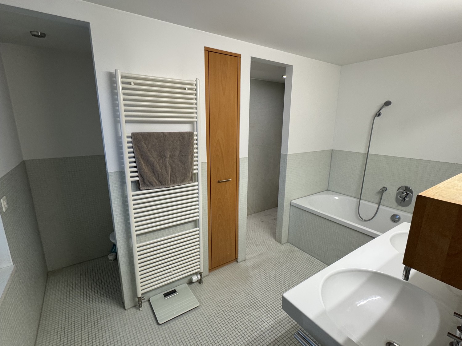 8 ½ rooms apartment