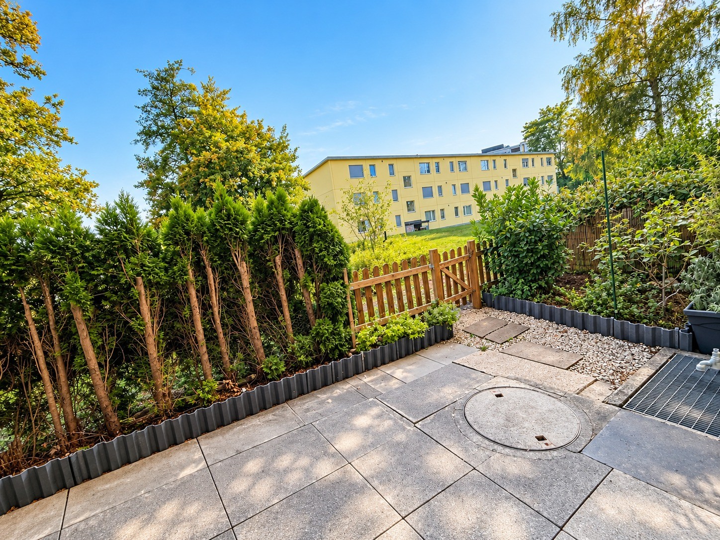 Möblierte 3 ½ Zimmer Wohnung