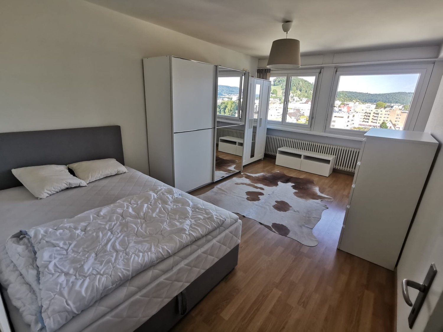 1 room apartment, Foto 2 von 3