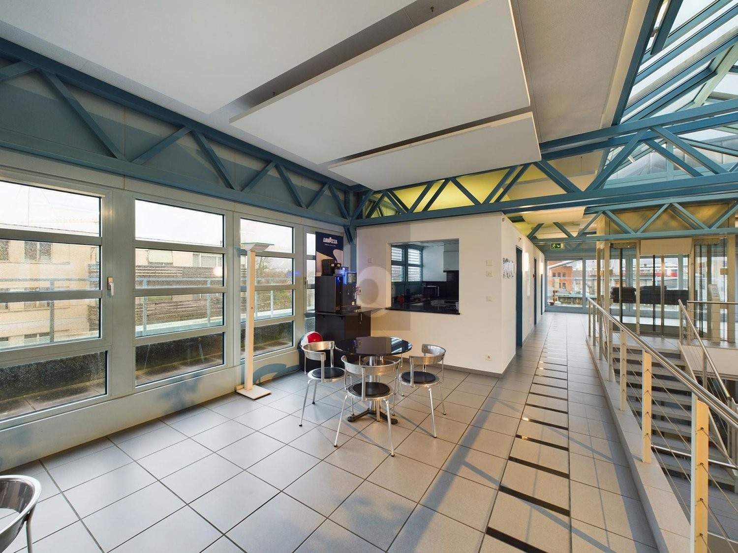 24m² office