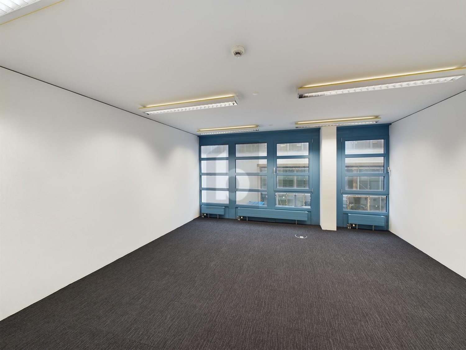 24m² office