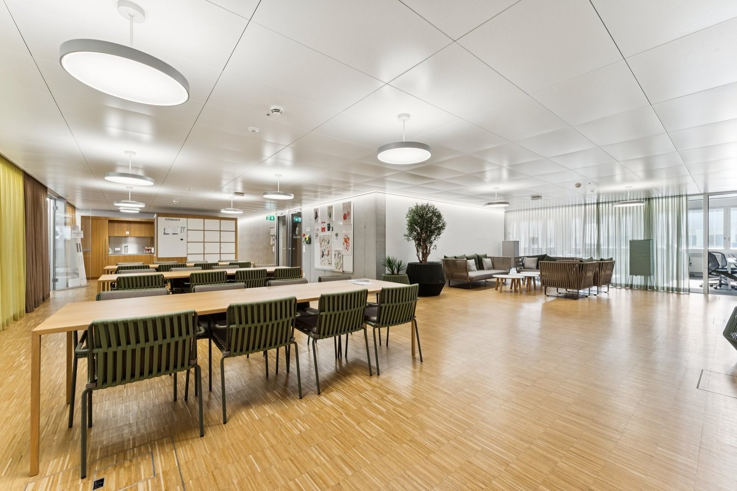 1410m² office