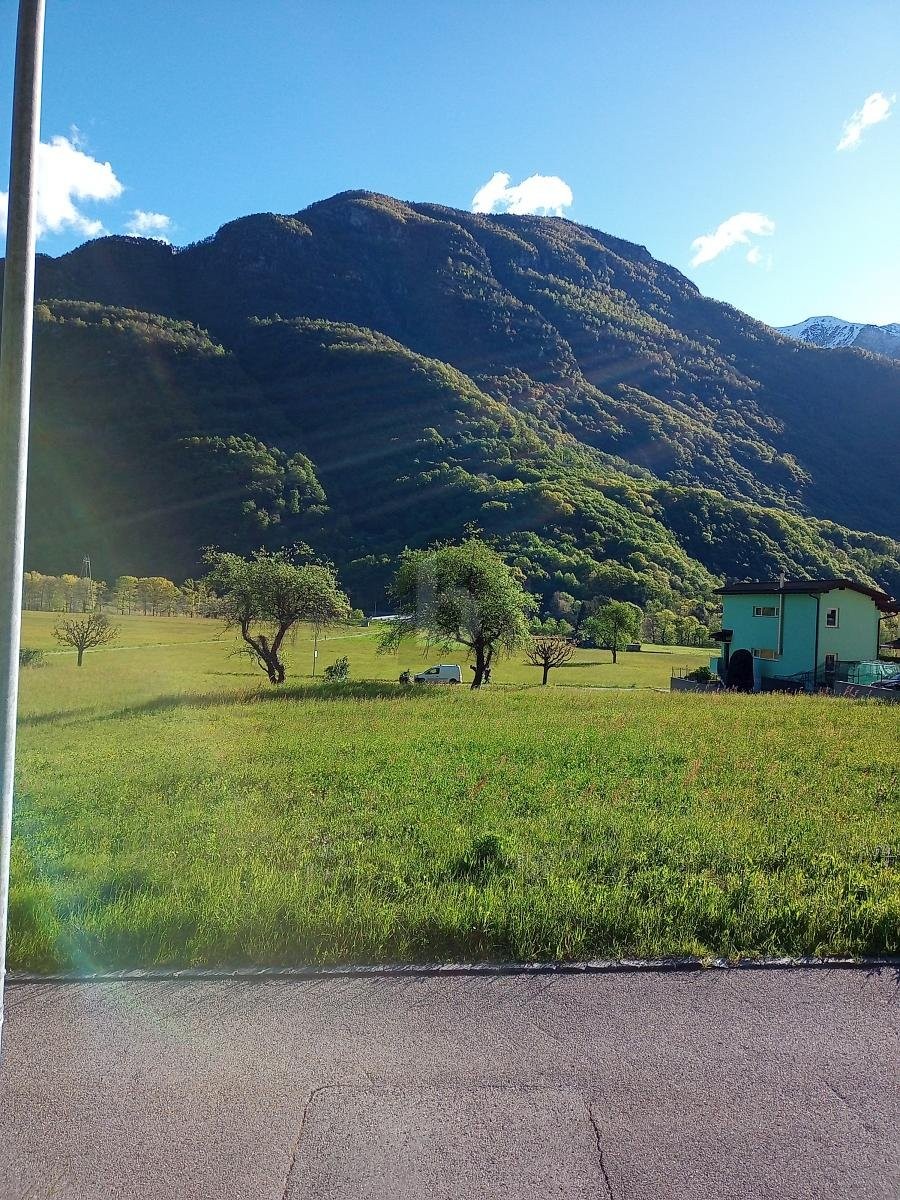 1110m² building land