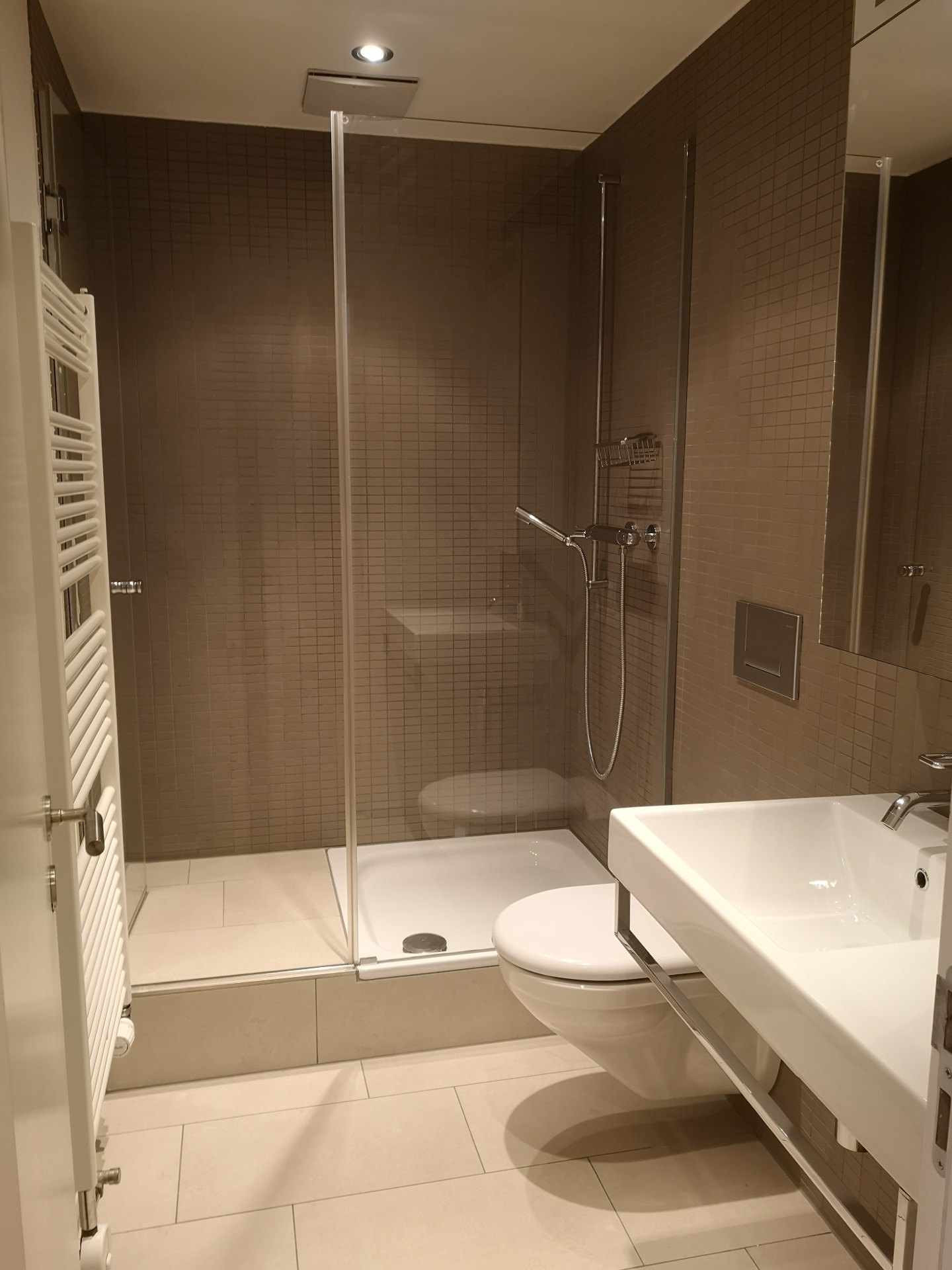 5 rooms apartment, Foto 8 von 9