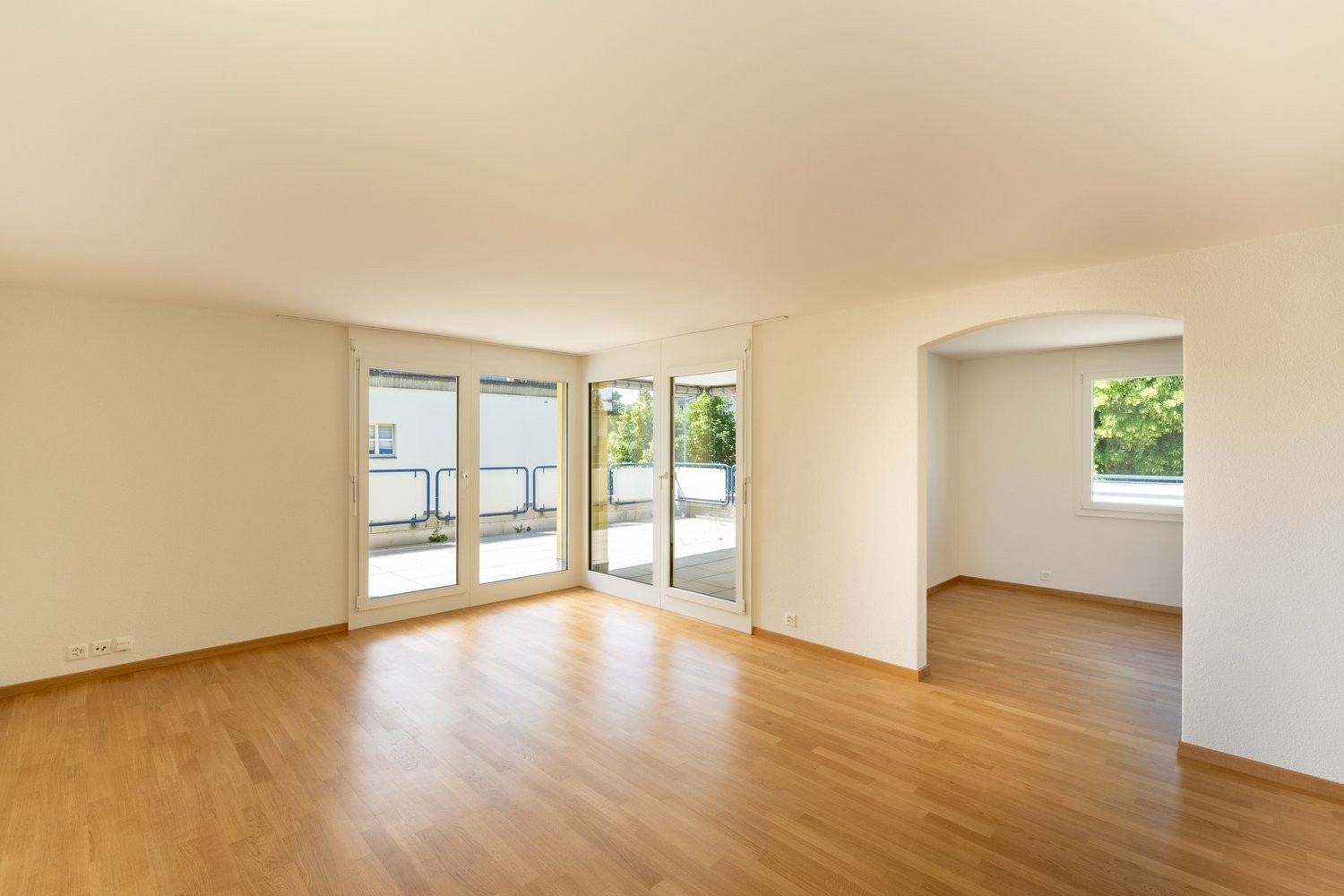 5 rooms apartment