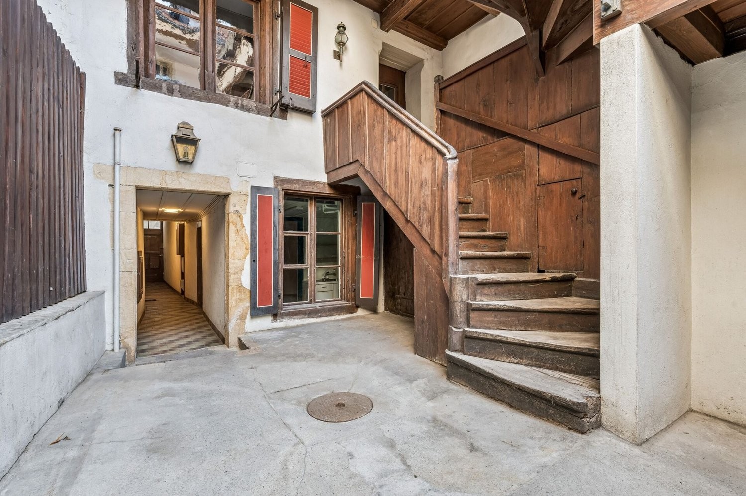 Casa plurifamiliare di 8 ½ locali