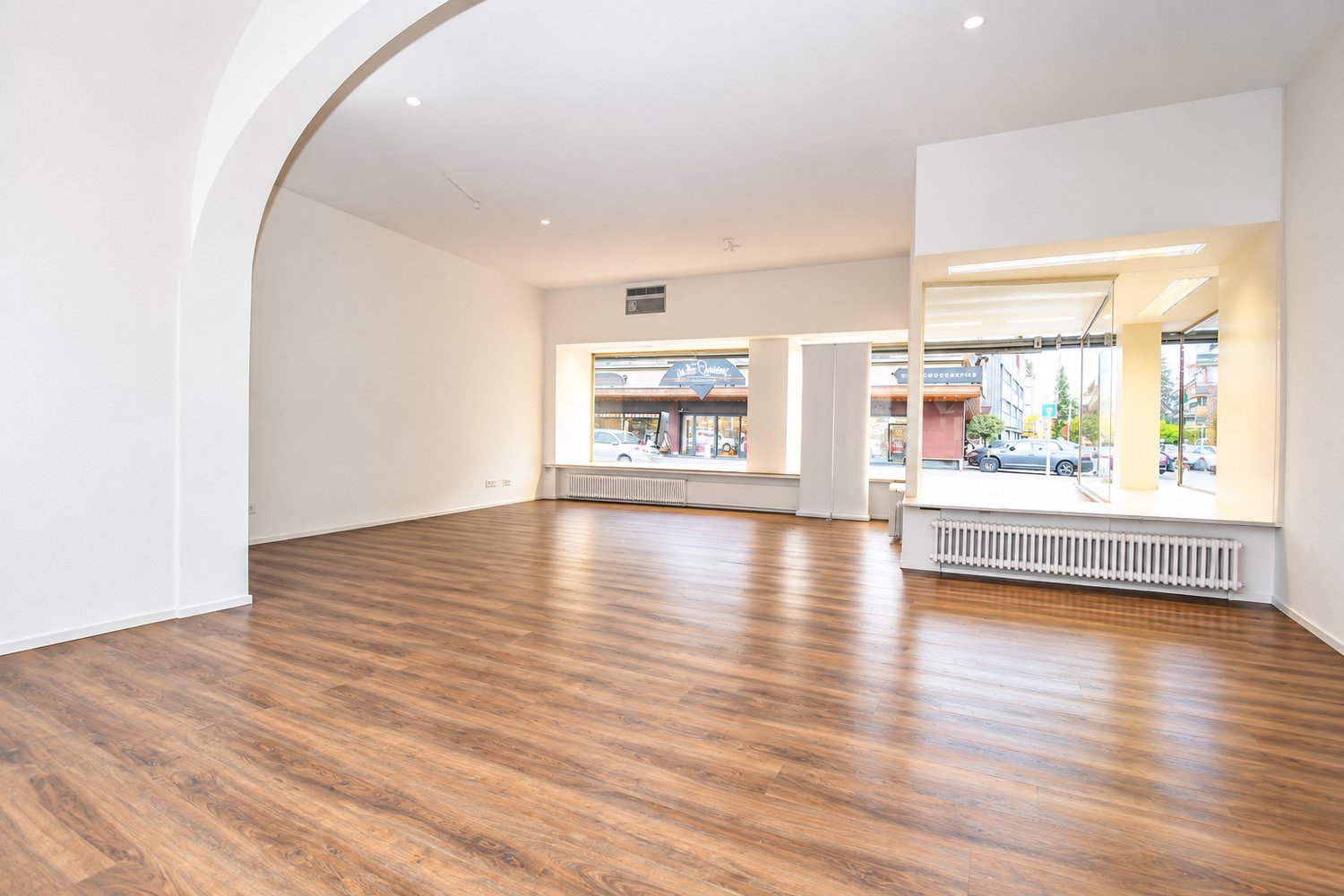 140m² office