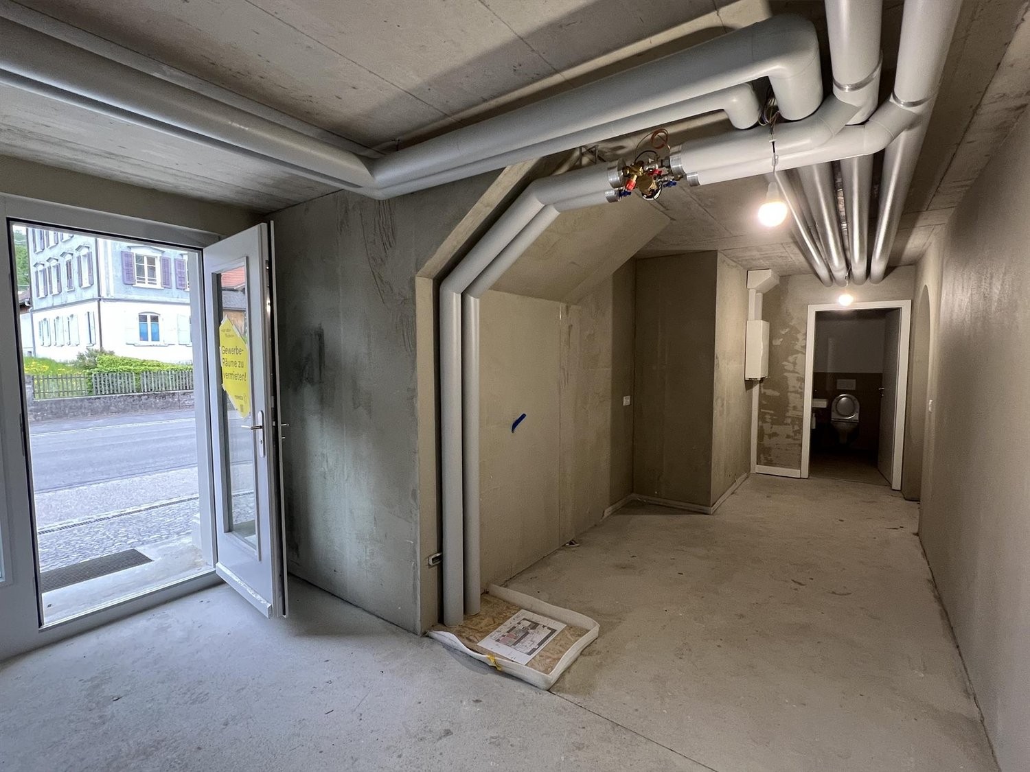 50m² commercial