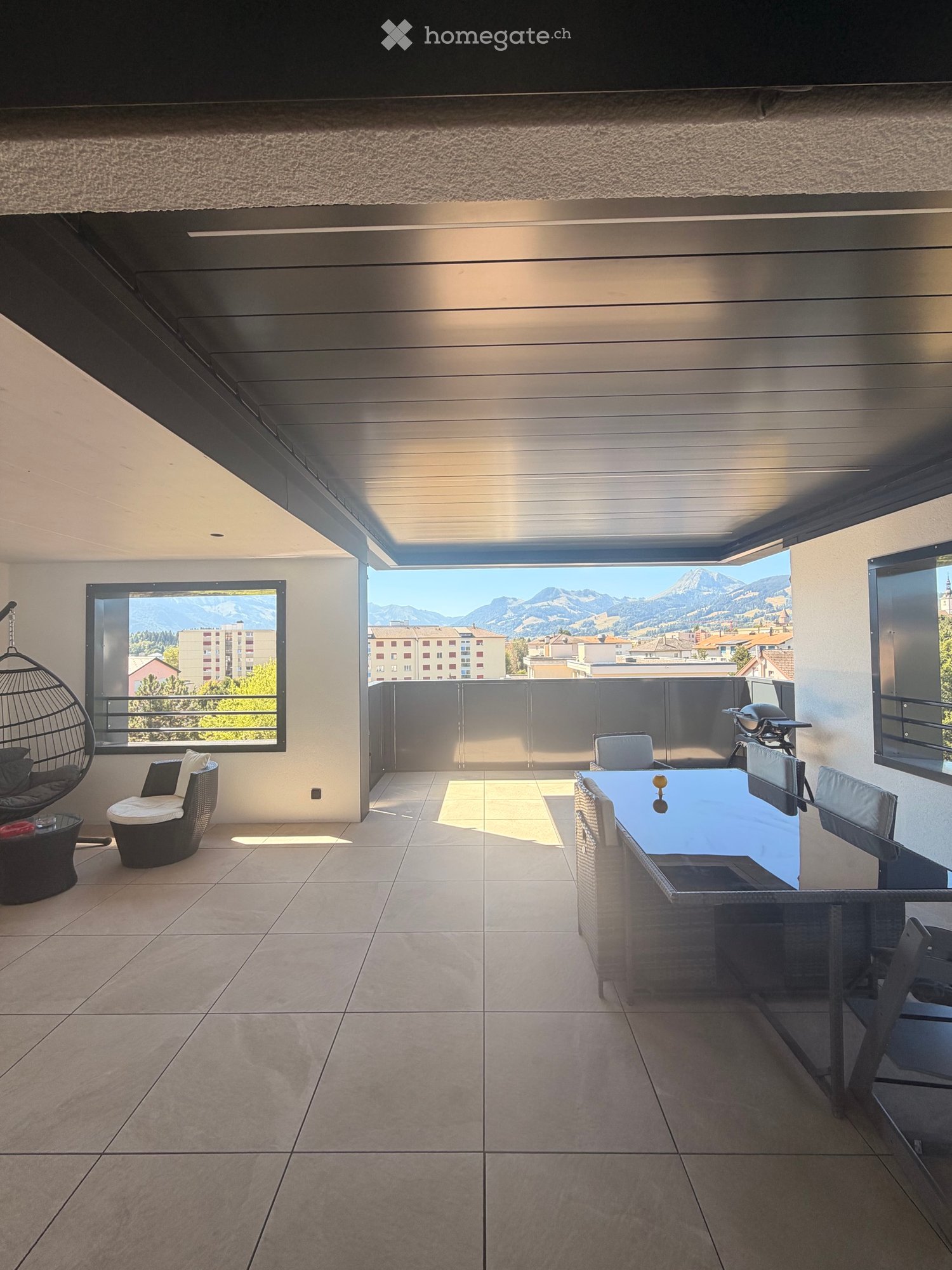 5 rooms apartment