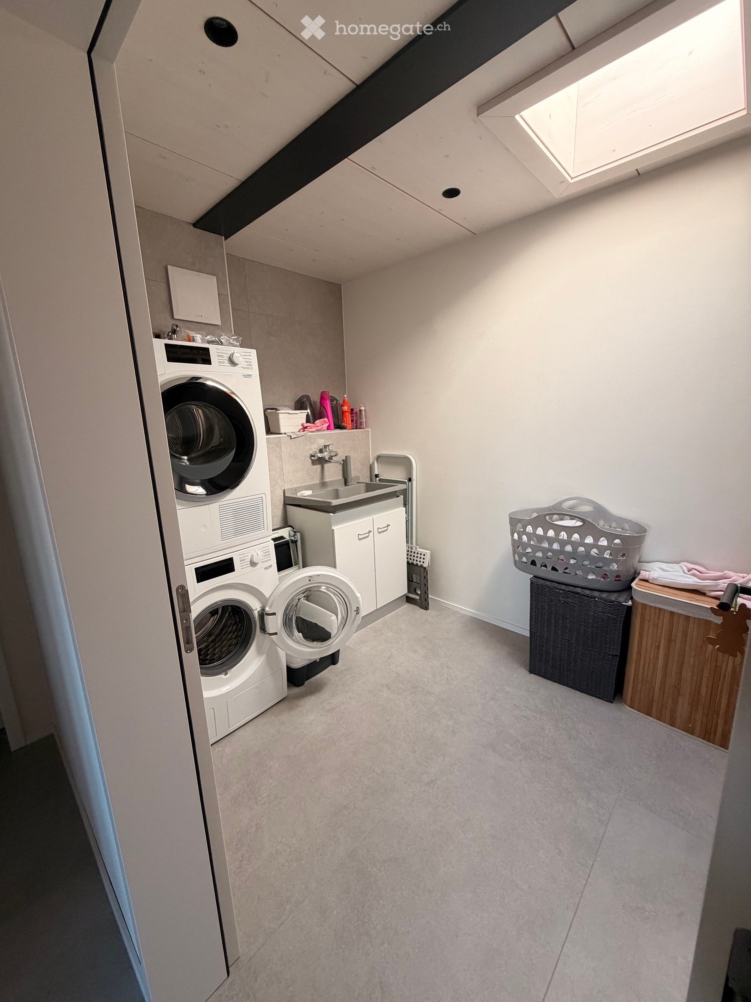 5 rooms apartment