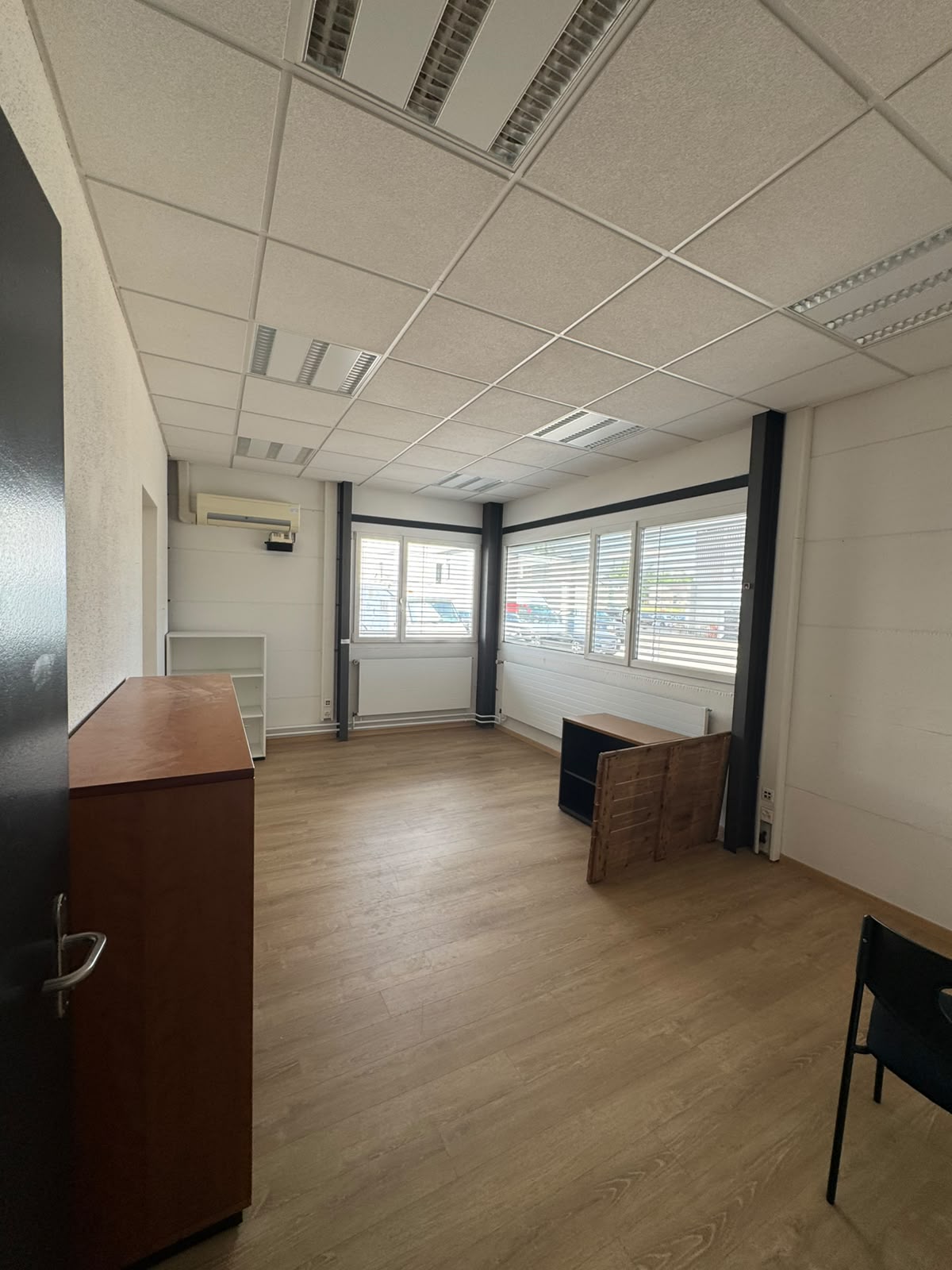 850m² commercial