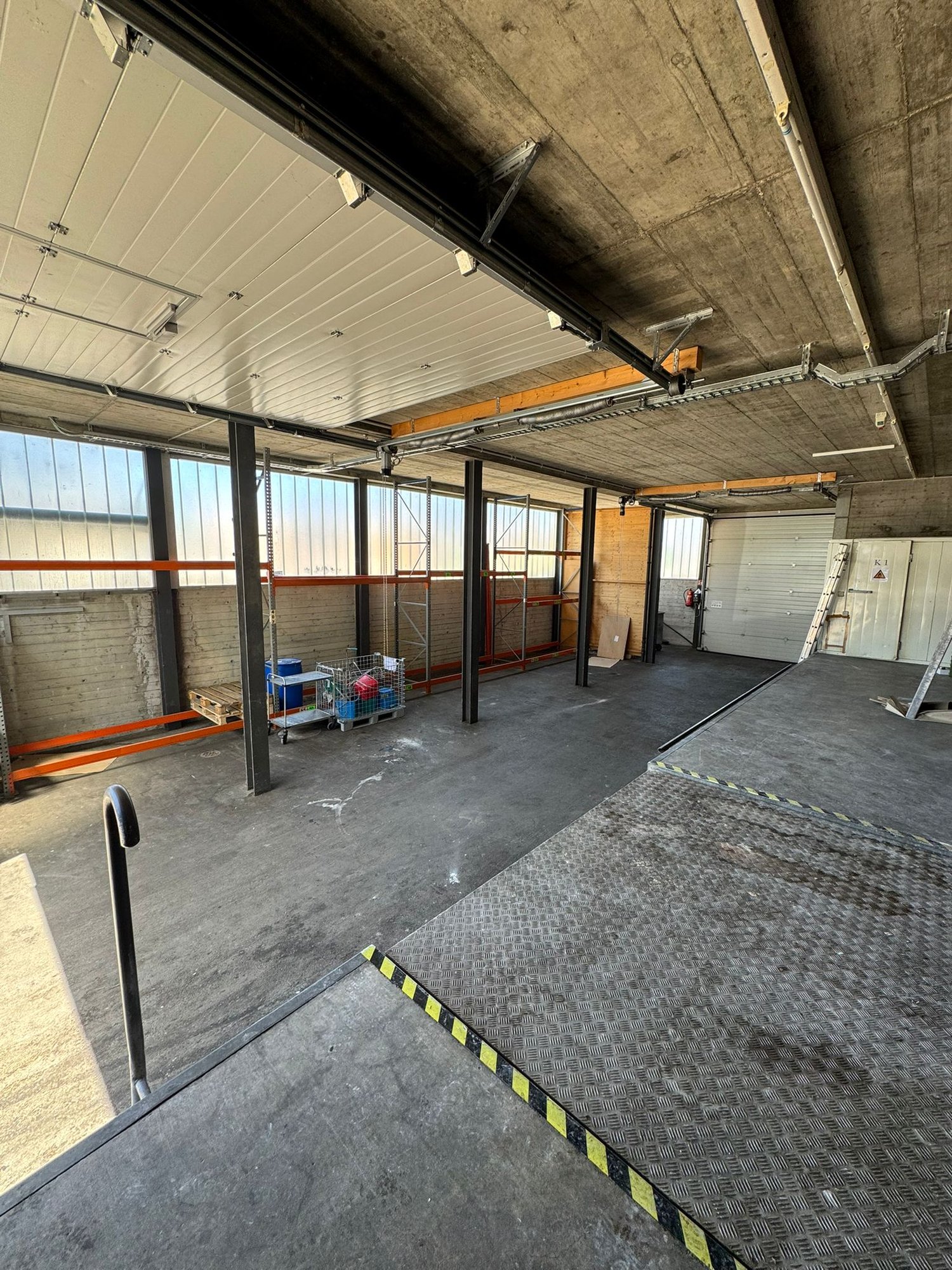 850m² commercial