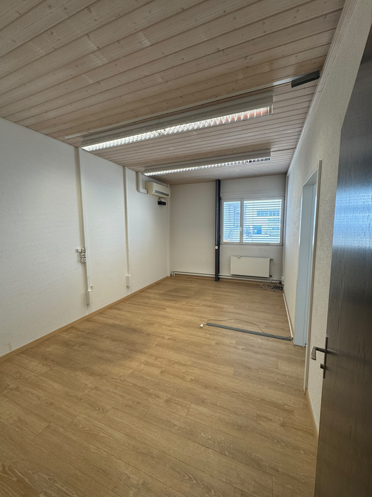 850m² commercial