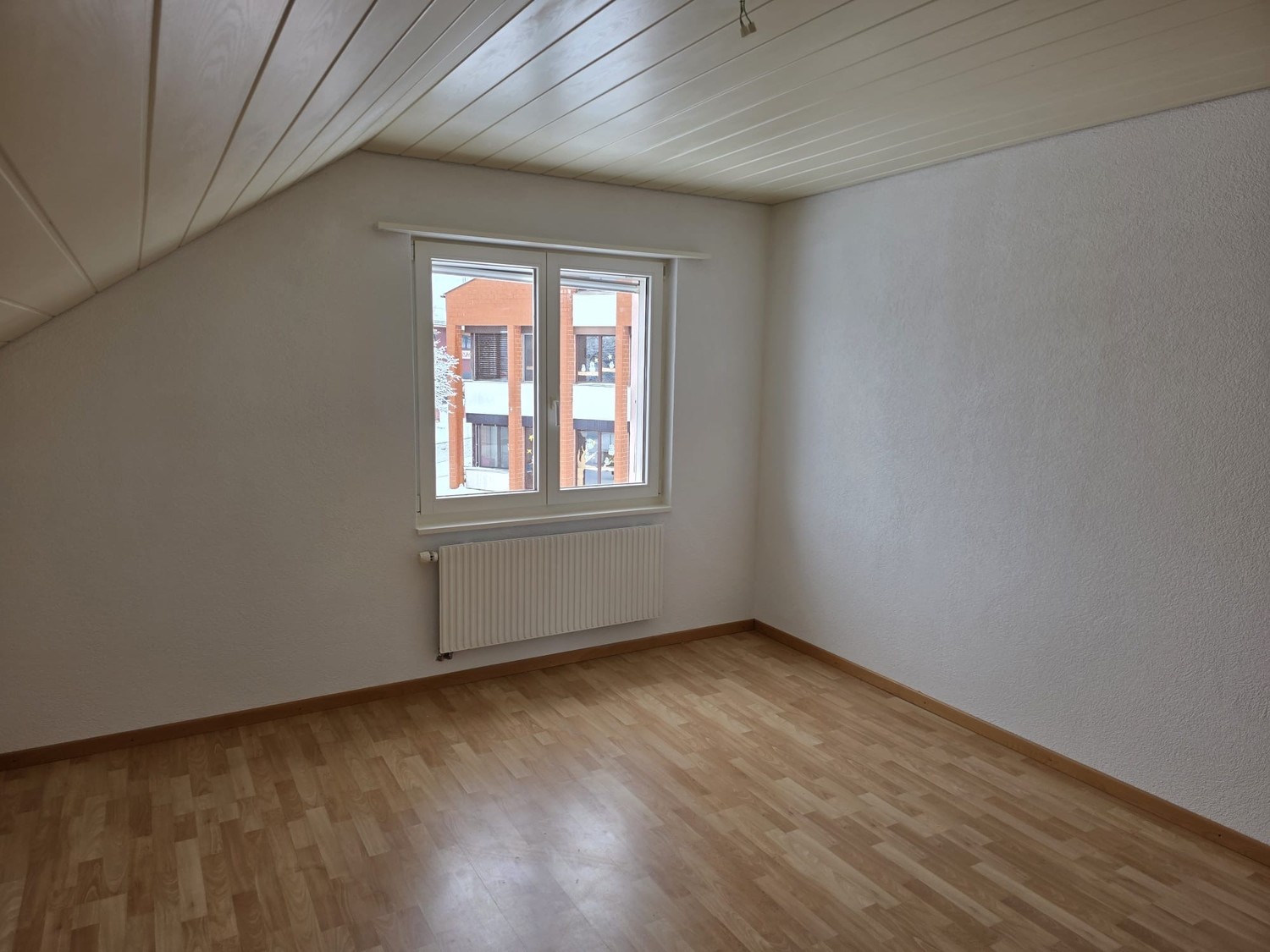 5 rooms single house