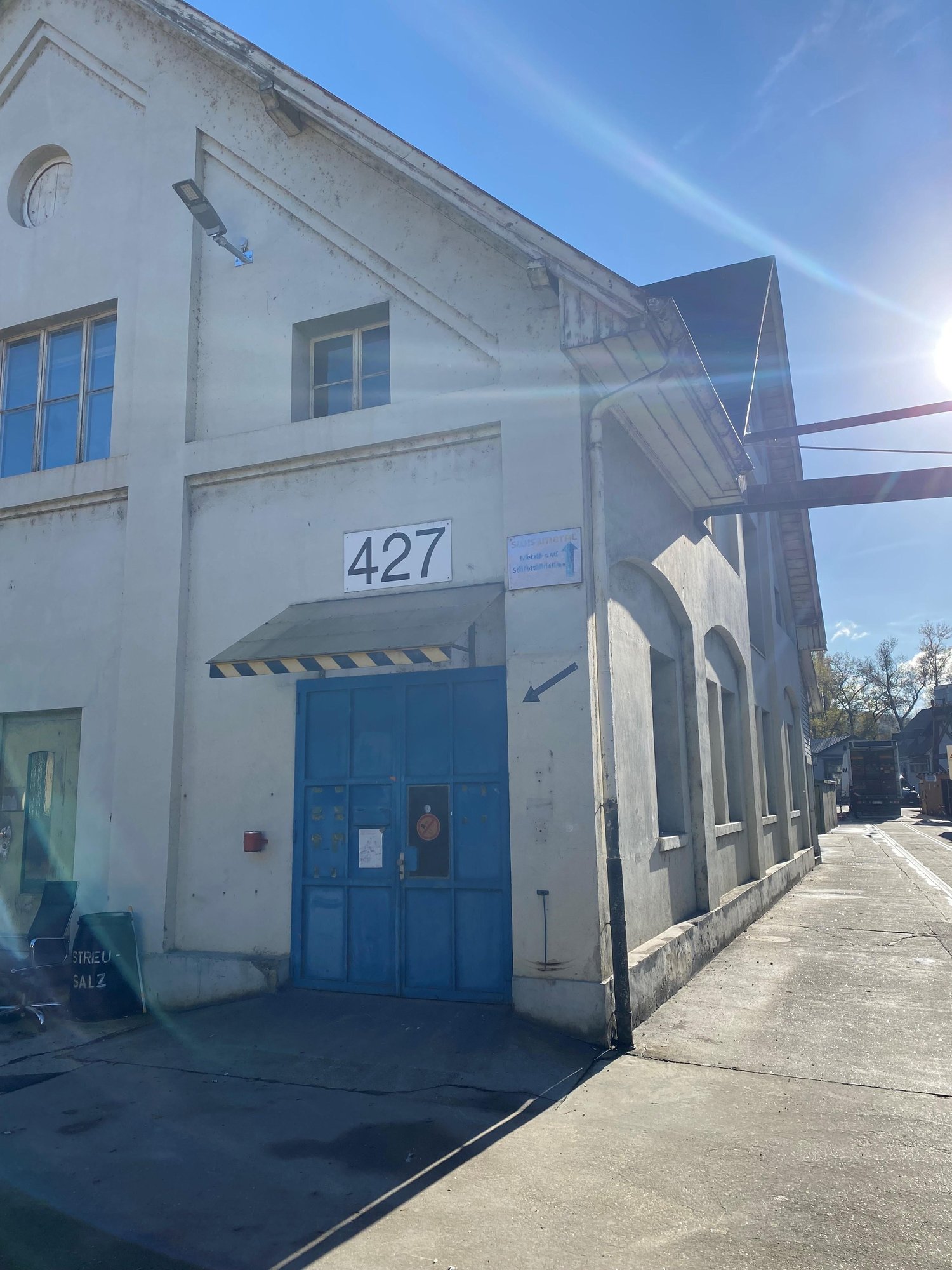 25m² commercial