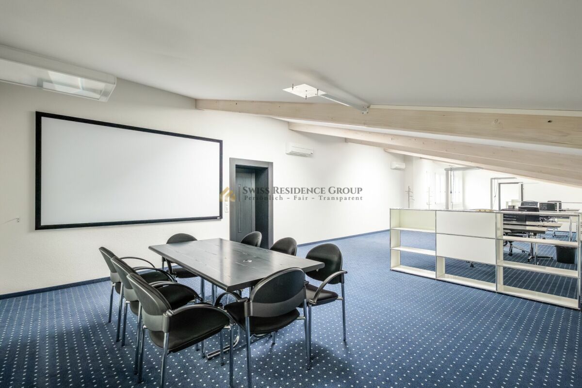 135m² commercial