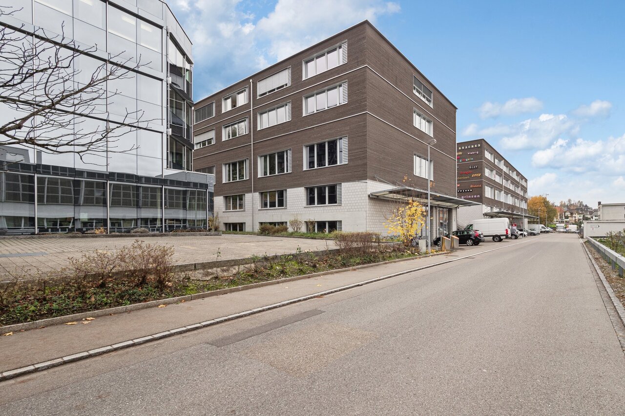 402m² commercial