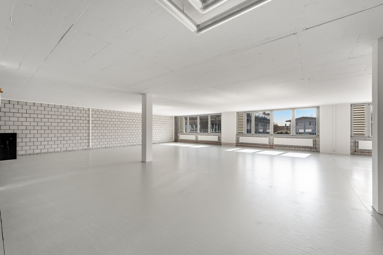 402m² commercial